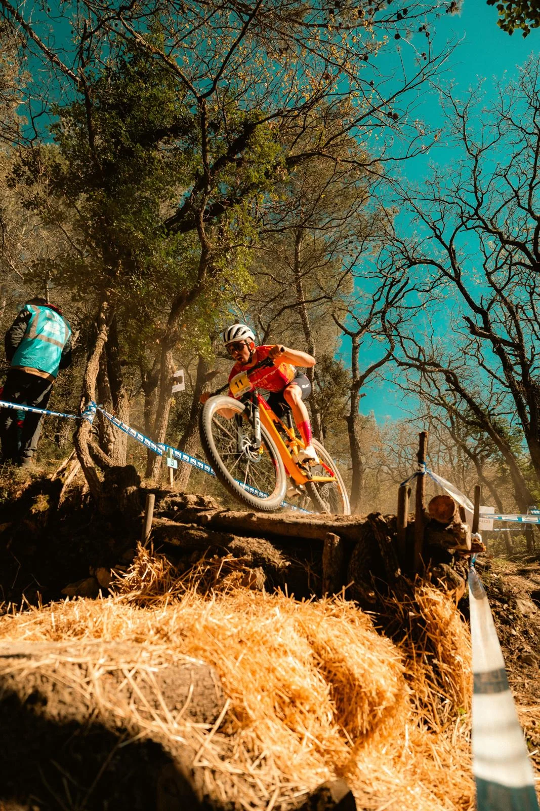 Yannis Musy, VTT XCO accompagné par Robin Meyer Nutrition